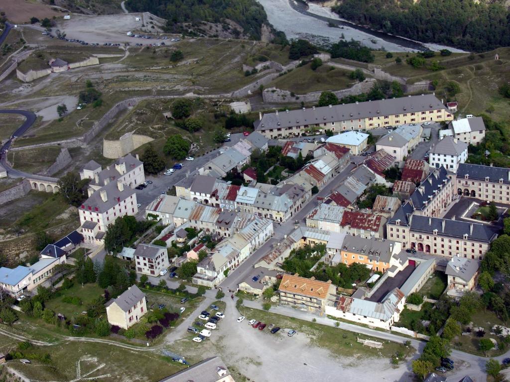 Le Rendez Vous De Vauban Gites & Spa Мон-Дофен Екстер'єр фото